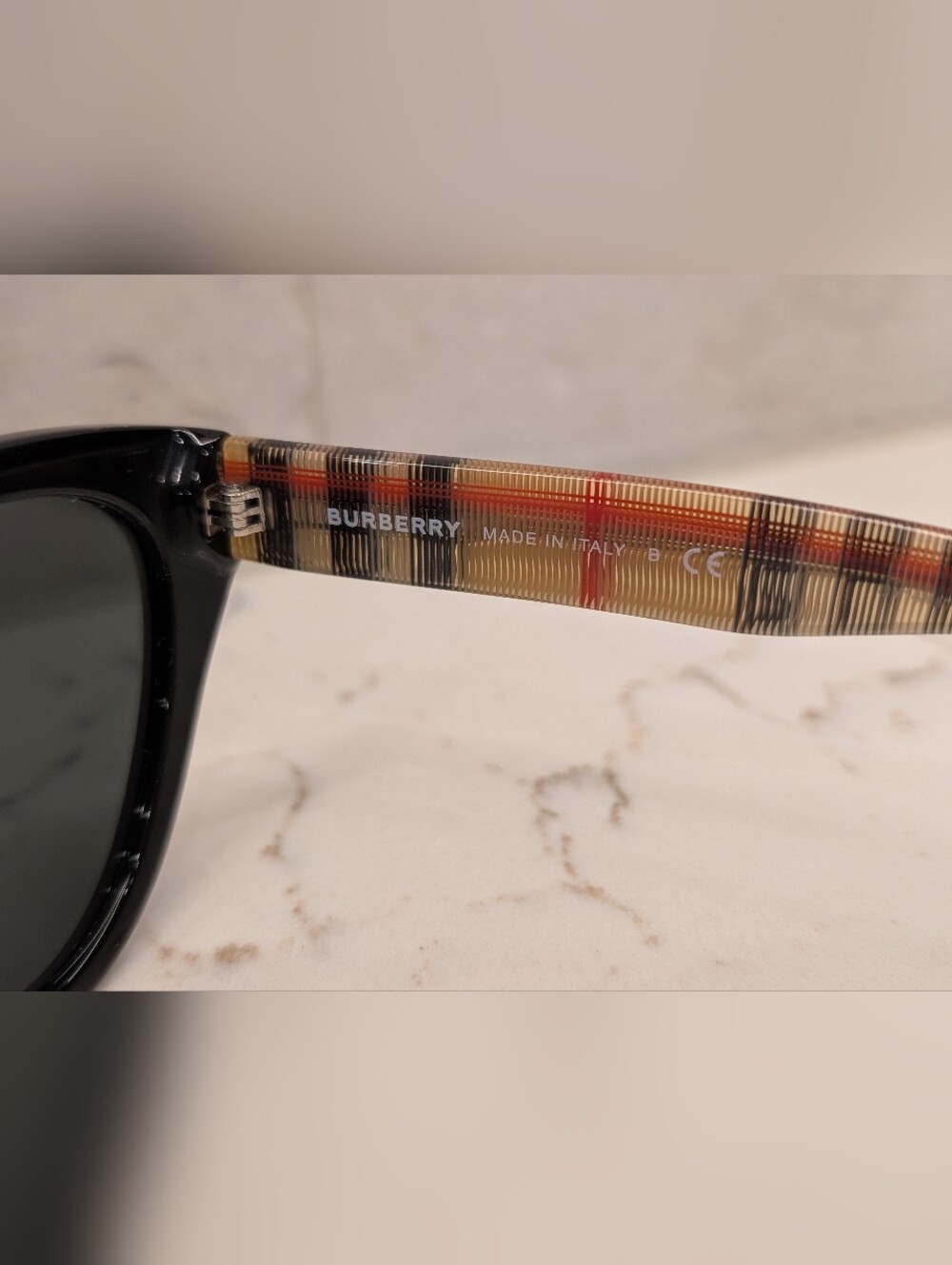 Burberry Sunglasses - GUC - Black Front Nova Check Arms - Picture 10 of 15
